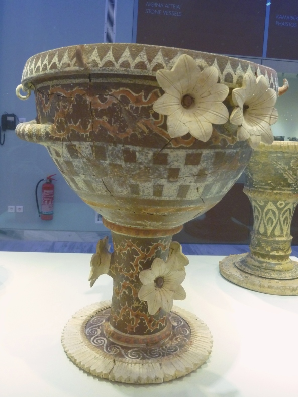02 ceramic vessel from phaistos 1800-1700 BCE