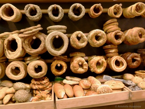 koulouria in Greek bakery